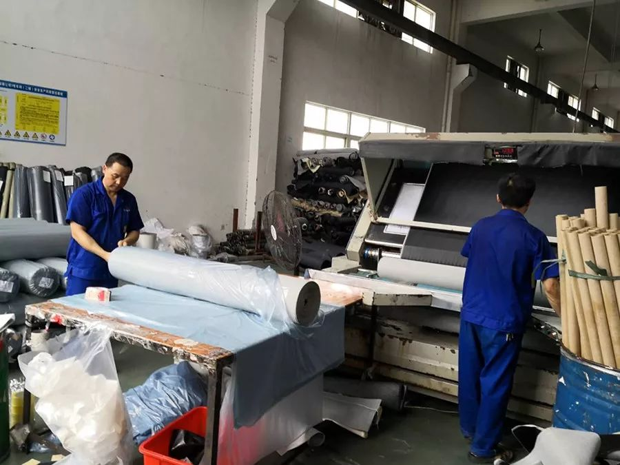 皮革車(chē)間廢氣異味用什么設備處理？